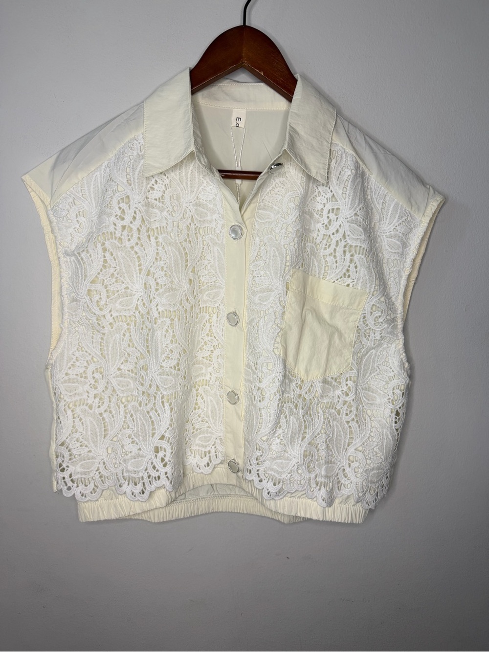 Cream Lace Button-Front Sleeveless Blouse